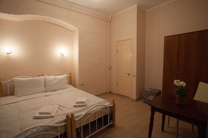 Room 9 of 14
