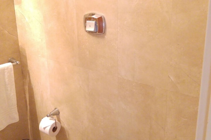 Room 31 of 38