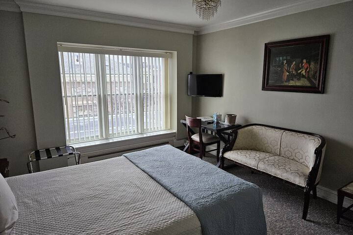 Room 117 of 206