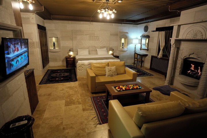 Room 5 of 66