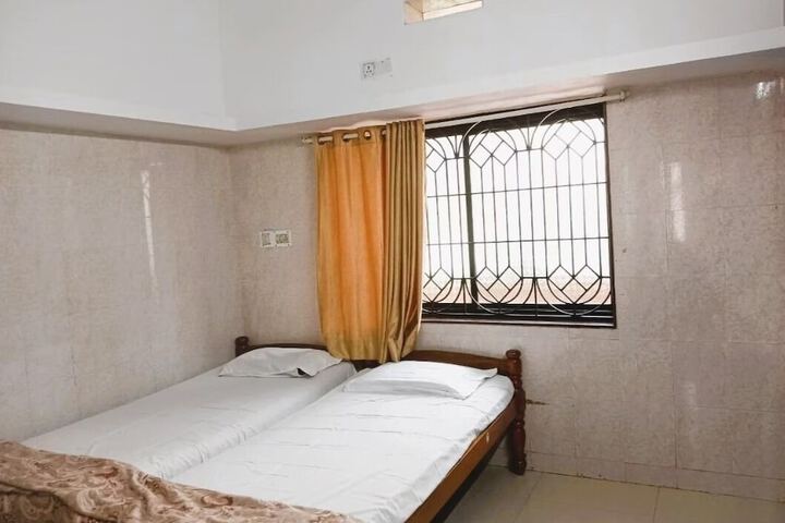 Room 3 of 7