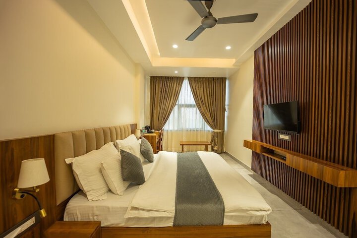 Room 6 of 36