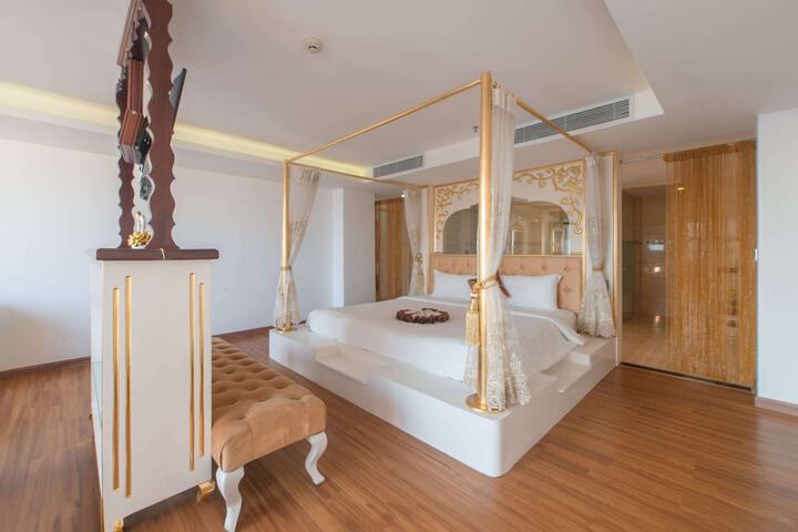 Room 42 of 121