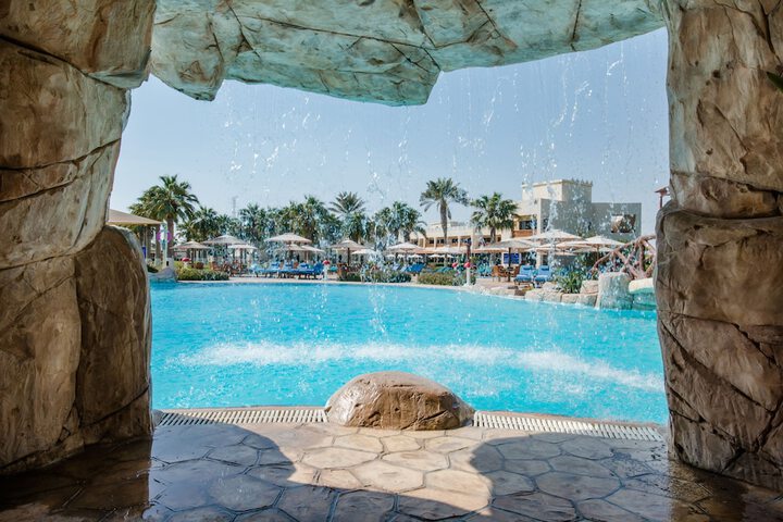 Hotel with Pool