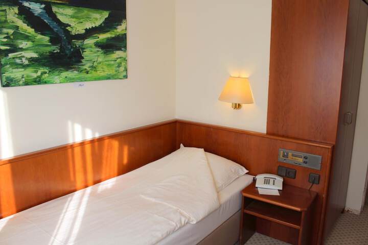 Room 11 of 41