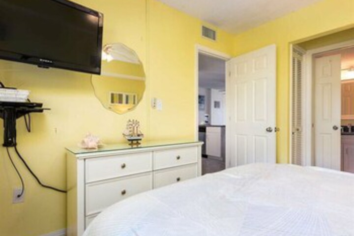 Room 120 of 151