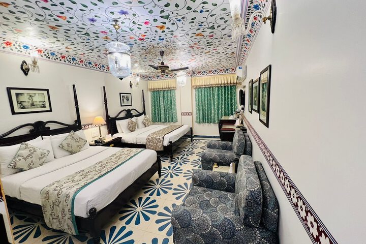 Room 83 of 126
