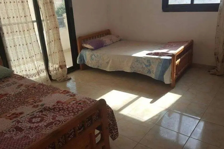 Room 3 of 8