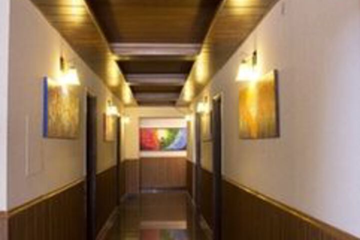 Ballroom/Hall 42 of 64