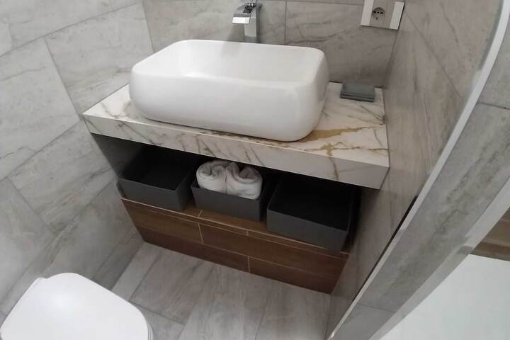 Room 15 of 20