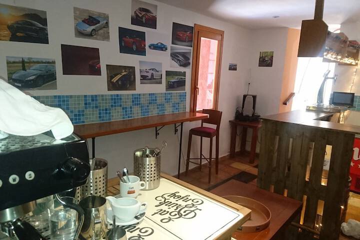 Lounge 76 of 138