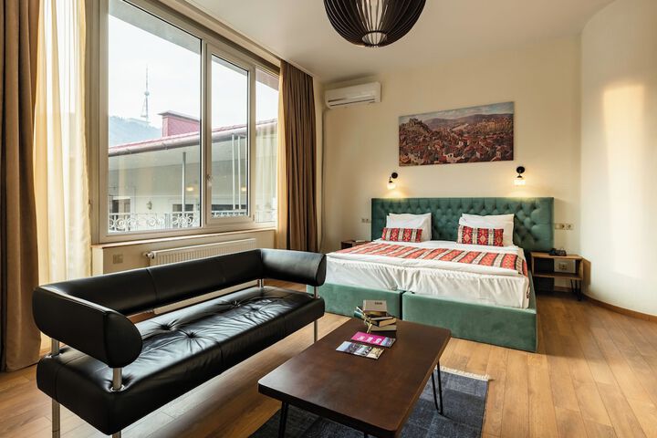 Room 43 of 95