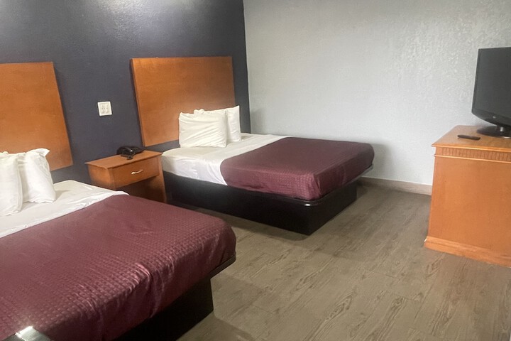 2 Double Beds (2 of 9)