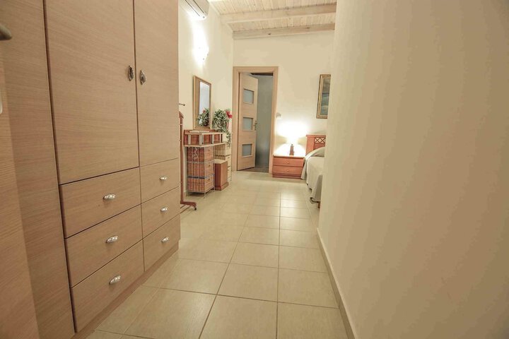 Room 34 of 103