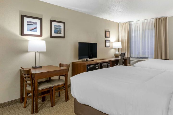 Room 33 of 47