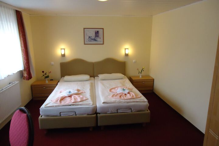 Room 2 of 16