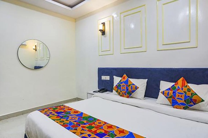 Room 11 of 26