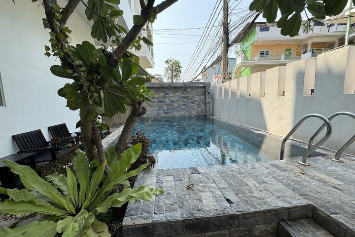 Pool 35 of 40