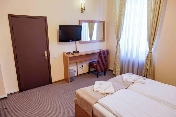 Room 20 of 37