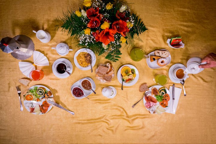 Breakfast/Coffee Service 60 of 89
