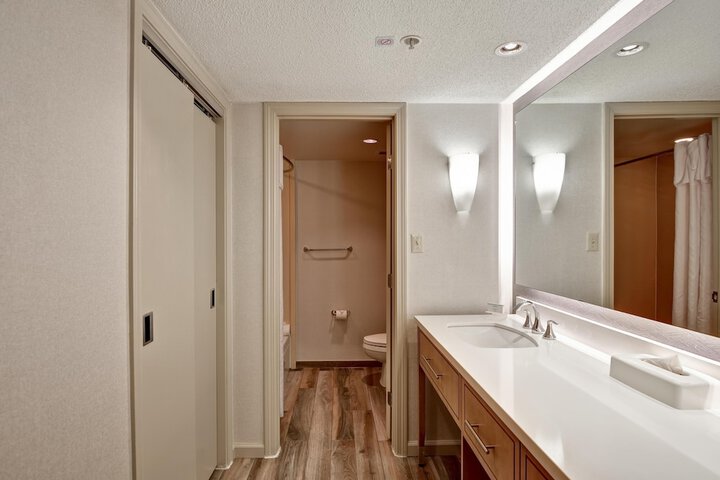 Room 19 of 40