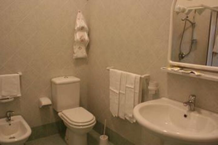 Room 4 of 23