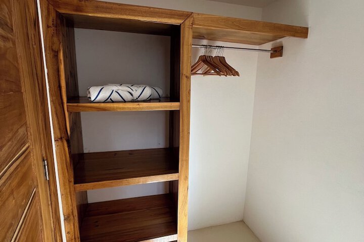 Room 10 of 38
