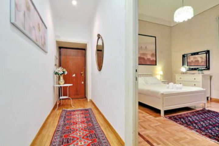 Room 21 of 35