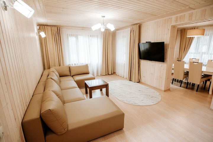 Room 5 of 31