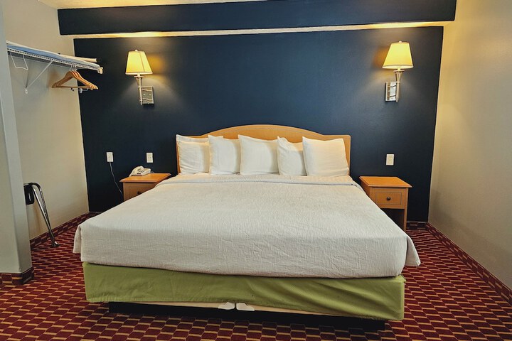Room 11 of 49