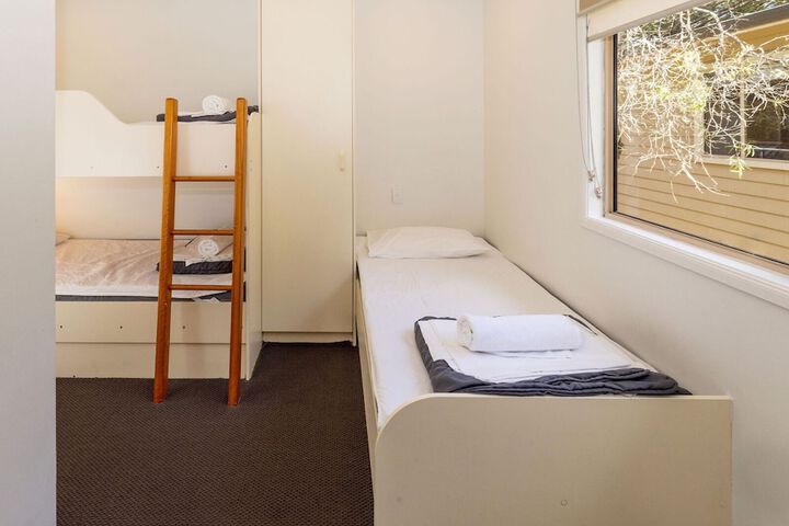 Room 19 of 102