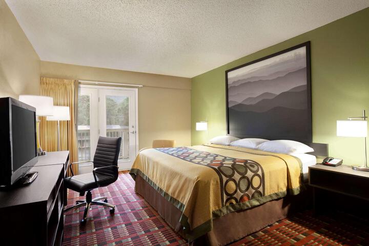 2 Queen Beds Deluxe Mobility Accessible (1 of 11)