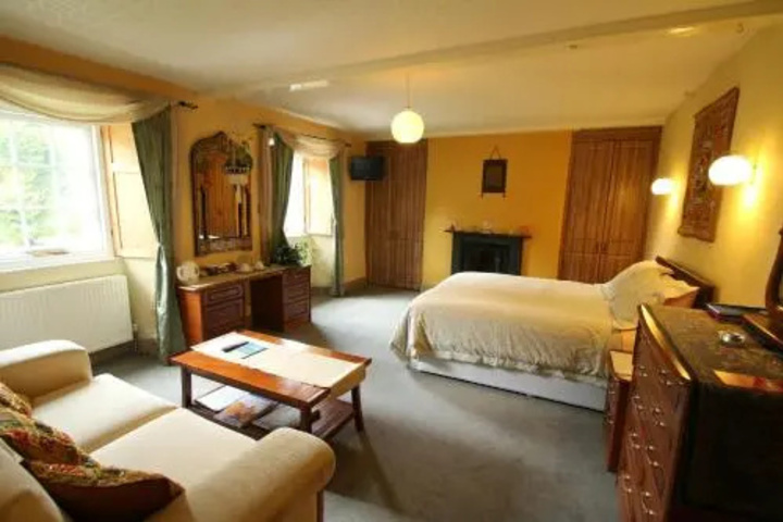 Room 3 of 4