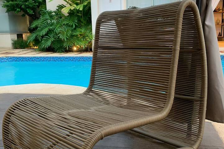 Pool 40 of 86