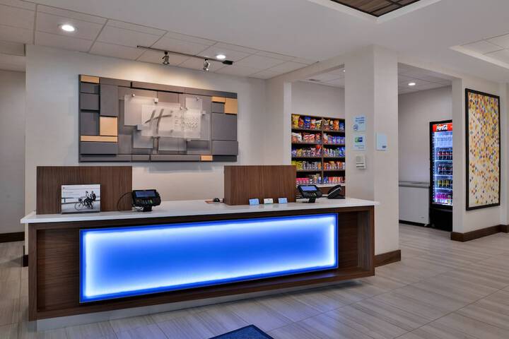 Check-in/check-out kiosk