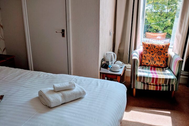 Room 11 of 40