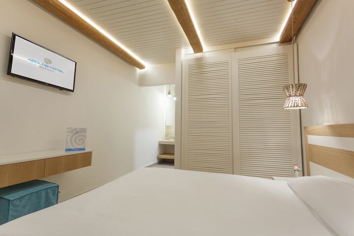 Room 5 of 144