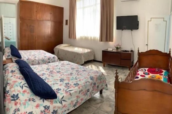 Room 16 of 36