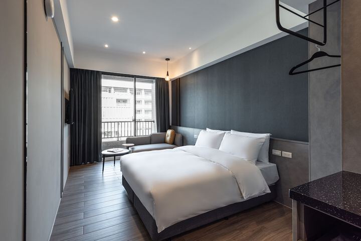 Room 44 of 68