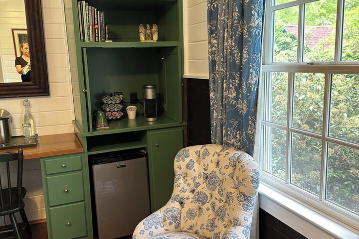 Room 123 of 285