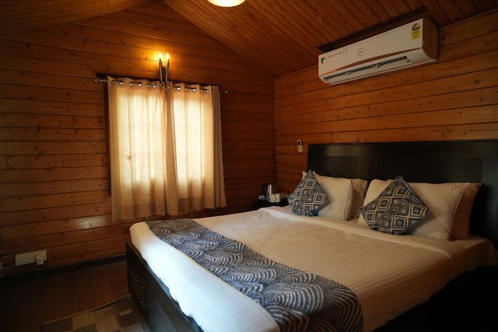 Room 9 of 35