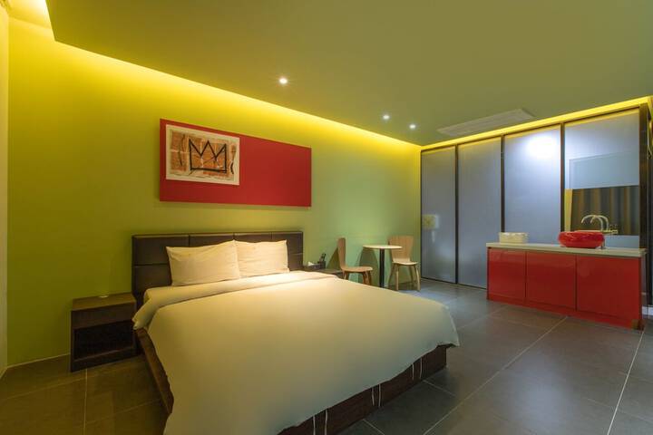 Room 14 of 40