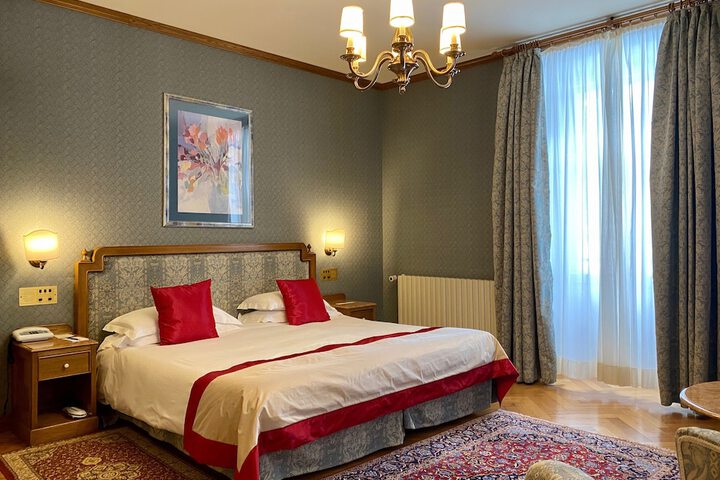Room 43 of 161