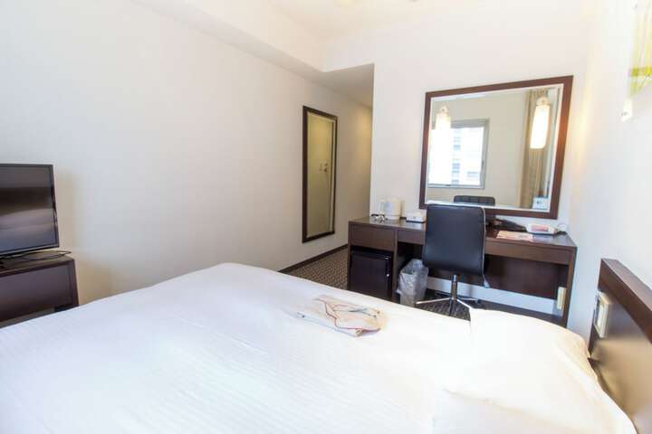 Room 13 of 86
