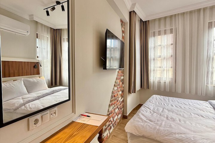 Room 43 of 126