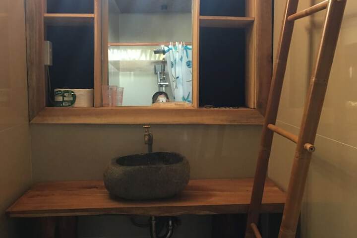 Room 9 of 27