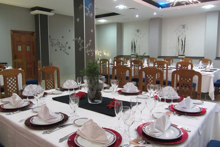 Dining 47 of 49