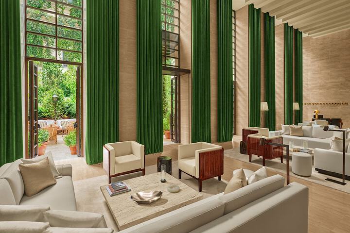 Lobby lounge