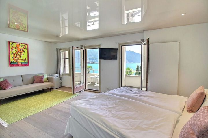 Room 27 of 105