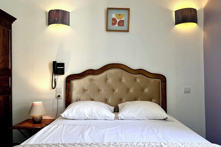 Room 16 of 80